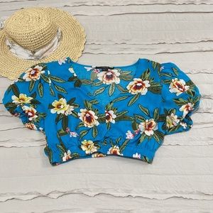 579 Cute  hawaiian print top
